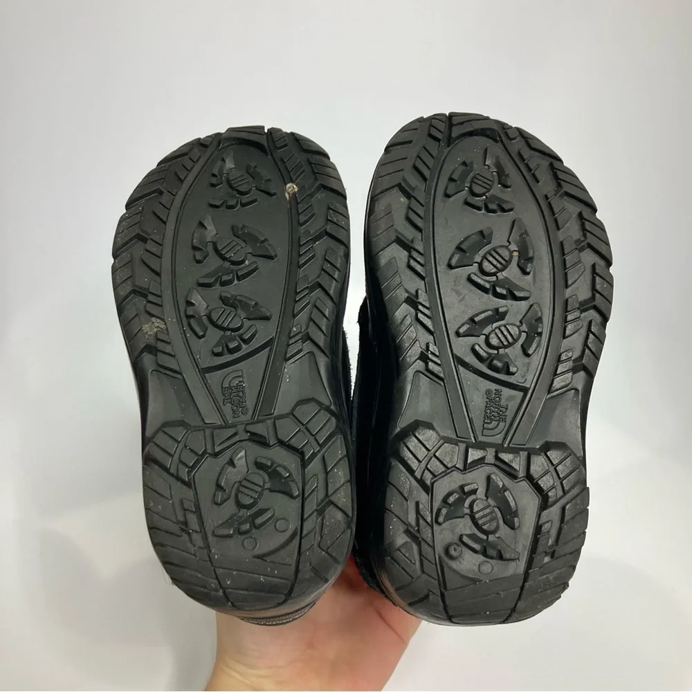 The North‎ Face Alpenglow IV black insulated winter boots size 8